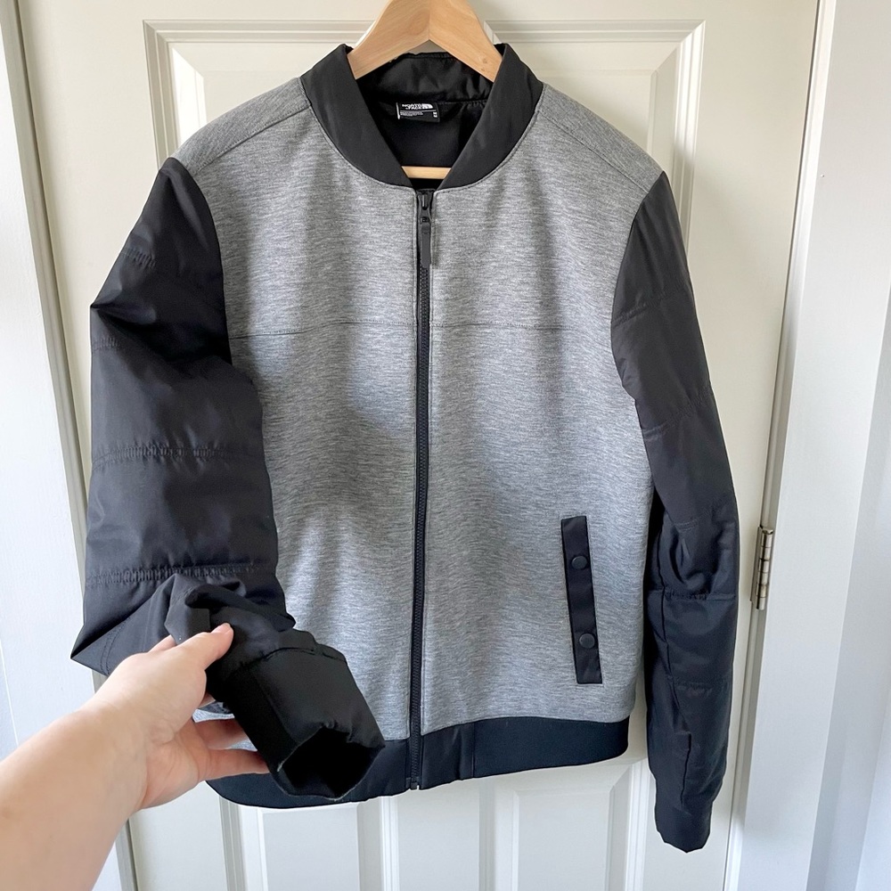 The North Face bomber jacket like new